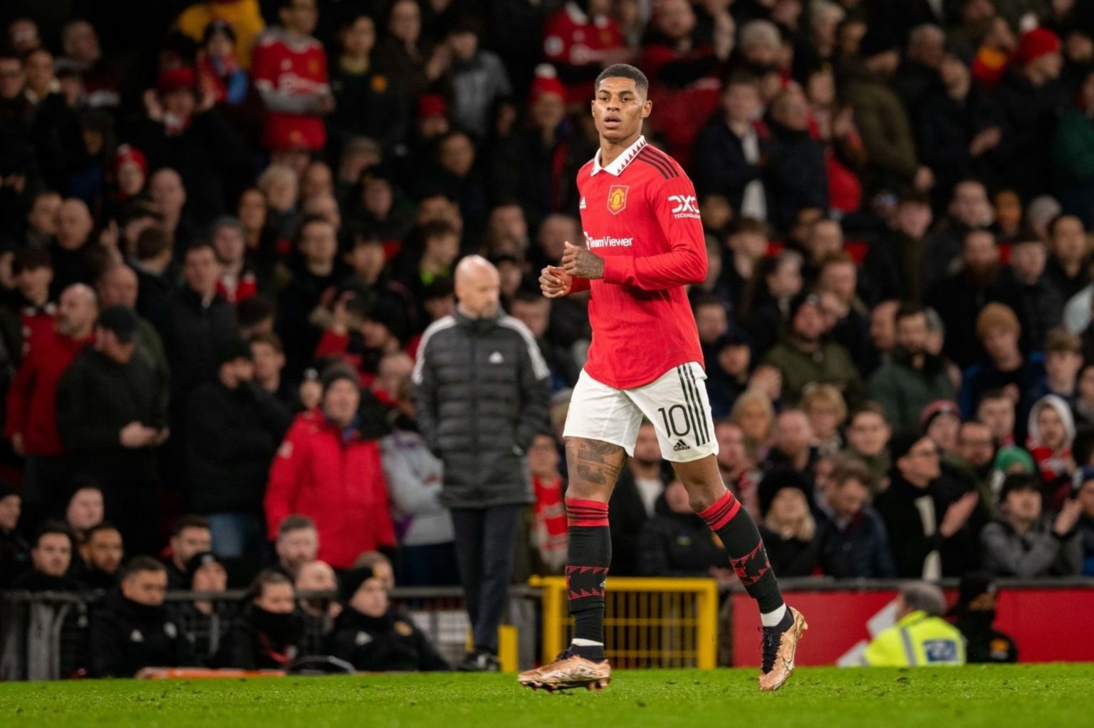 Rashford dư sức đá trung phong